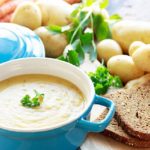 Sopa cremosa de batata: sopa é janta e precisa aprender esta receita! (Foto: iStock)