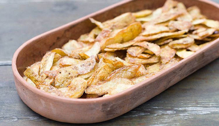 Chips assado de casca de batata (Foto: Reprodução/iStock)