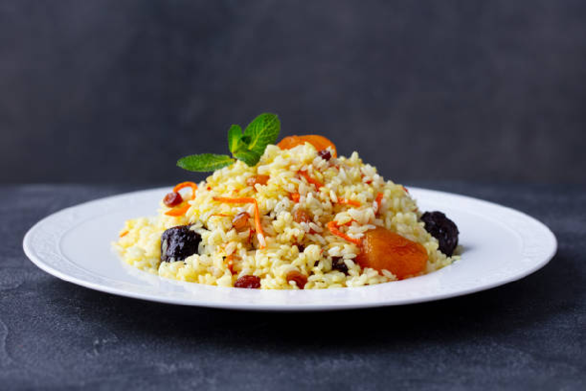 Salada de arroz sete cereais com damasco. Foto: Reprodução/iStok