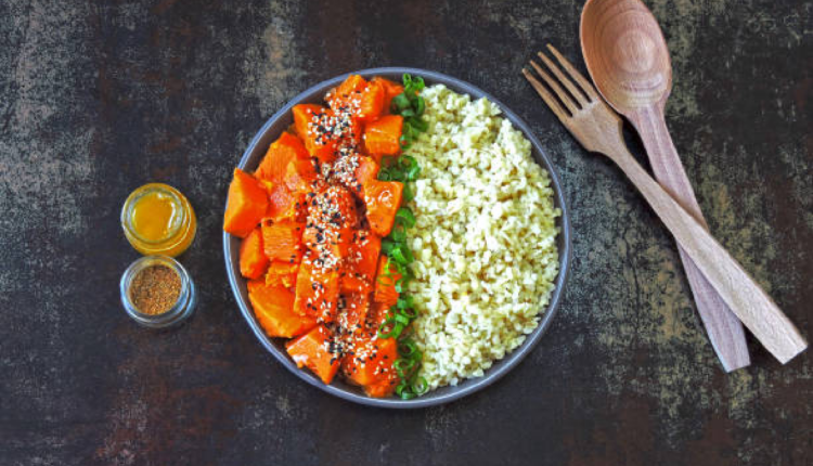Salada de cuscuz marroquino com abobrinha e pimentão. Foto: Reprodução/iStok