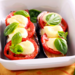 Berinjela com tomate e queijo - Fonte: Canva Pro