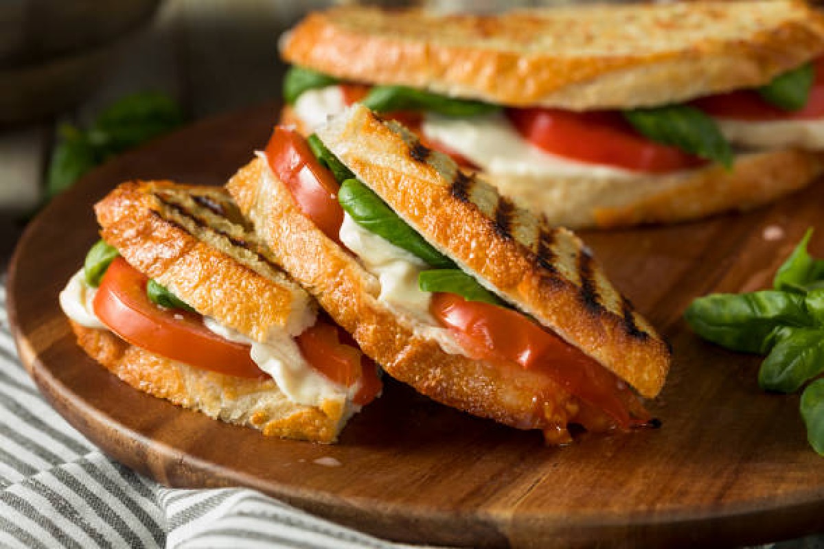 Receita de panini, lanche saboroso sempre que desejar em apenas minutos (Foto: iStock)