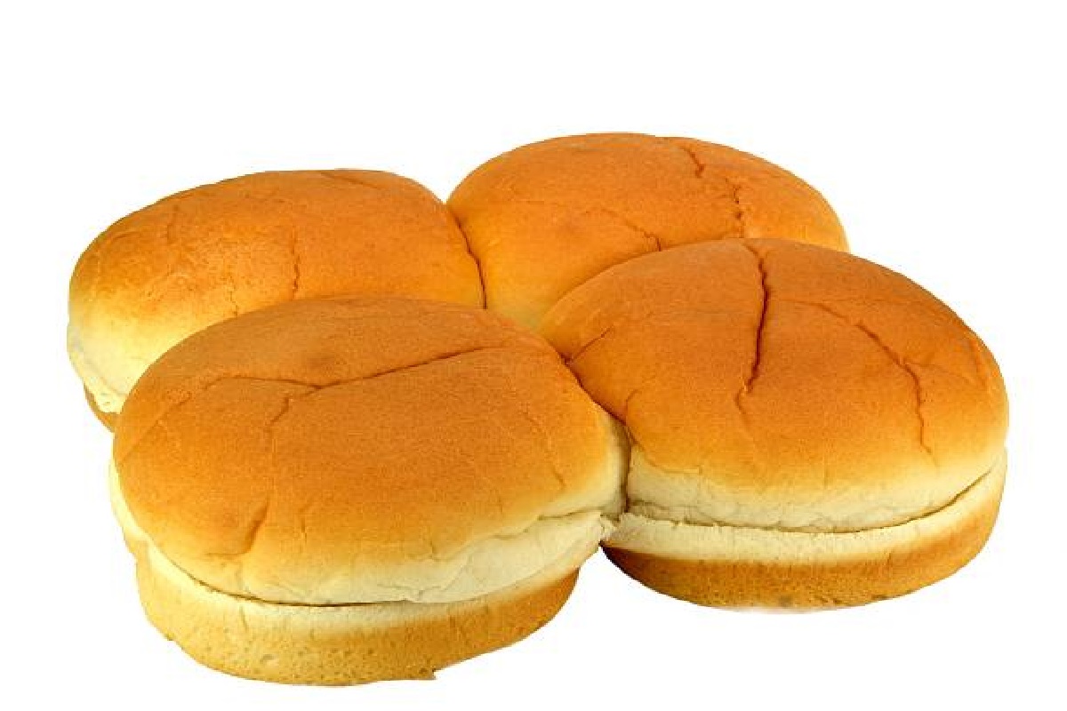 Aprenda a fazer pão de hambúrguer e não dependa do mercado ou padaria (Foto: iStock)