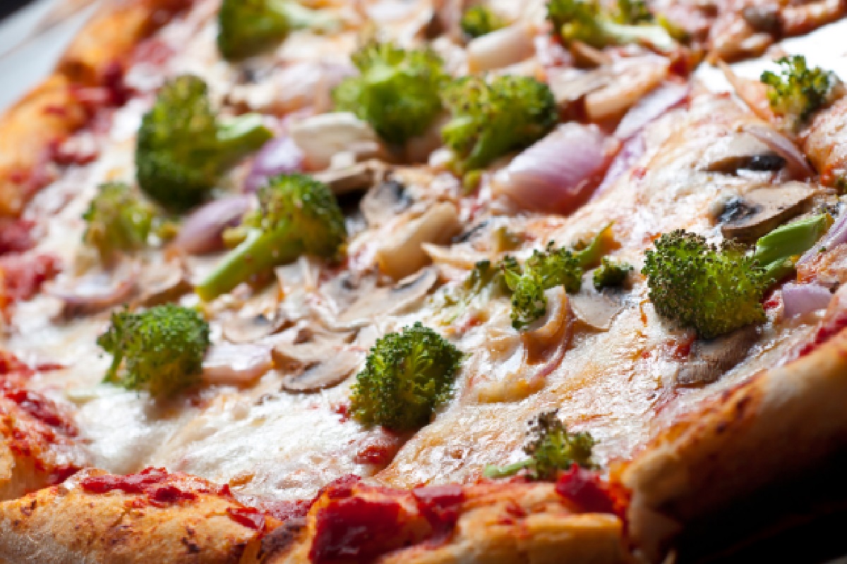 Pizza de palmito com brócolis, receita perfeita para o final de semana (Foto: Canva Pro)