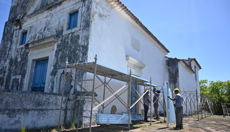Obra de restauração da Prefeitura de Niterói na Ilha de Boa Viagem