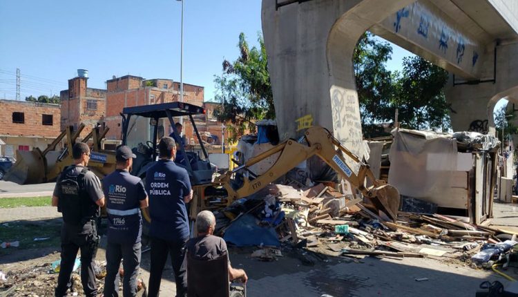 Prefeitura demoliu 72 estruturas irregulares e fechou cinco lava-rápidos secretos na Avenida Leopoldo Bulhões