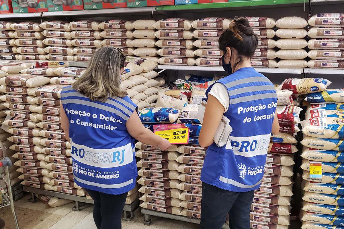 Bancos, farmácias e supermercados são fiscalizados pelo Procon do Rio de Janeiro