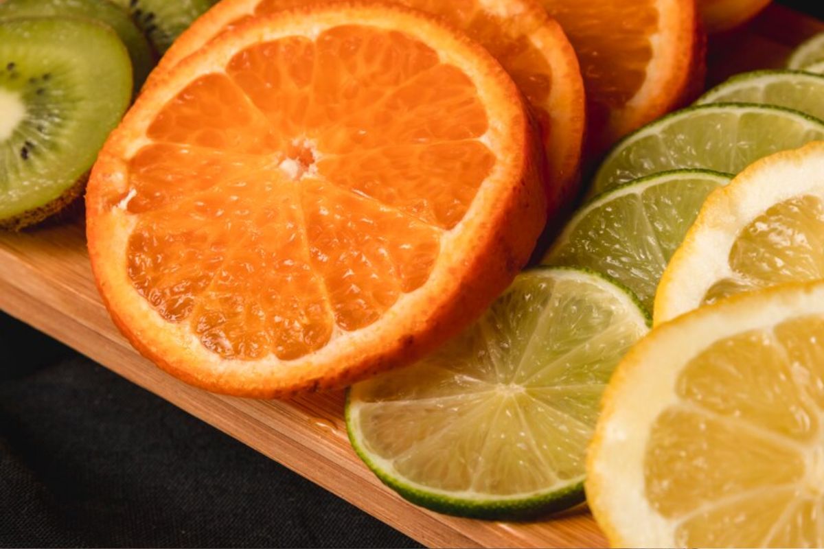 Não compre mudas de limão e laranja: aprenda esses macetes e faças as suas! Fonte: Freepik